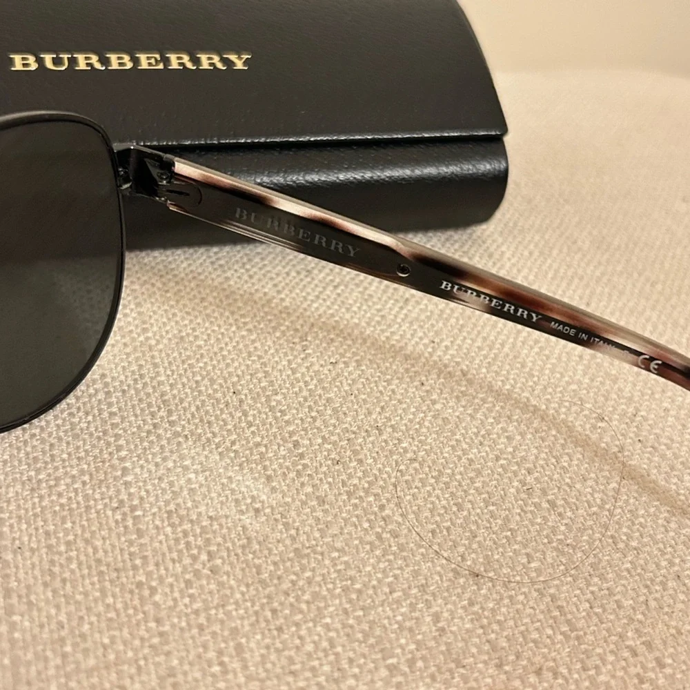 Burberry Aviators - Picture 5 of 7